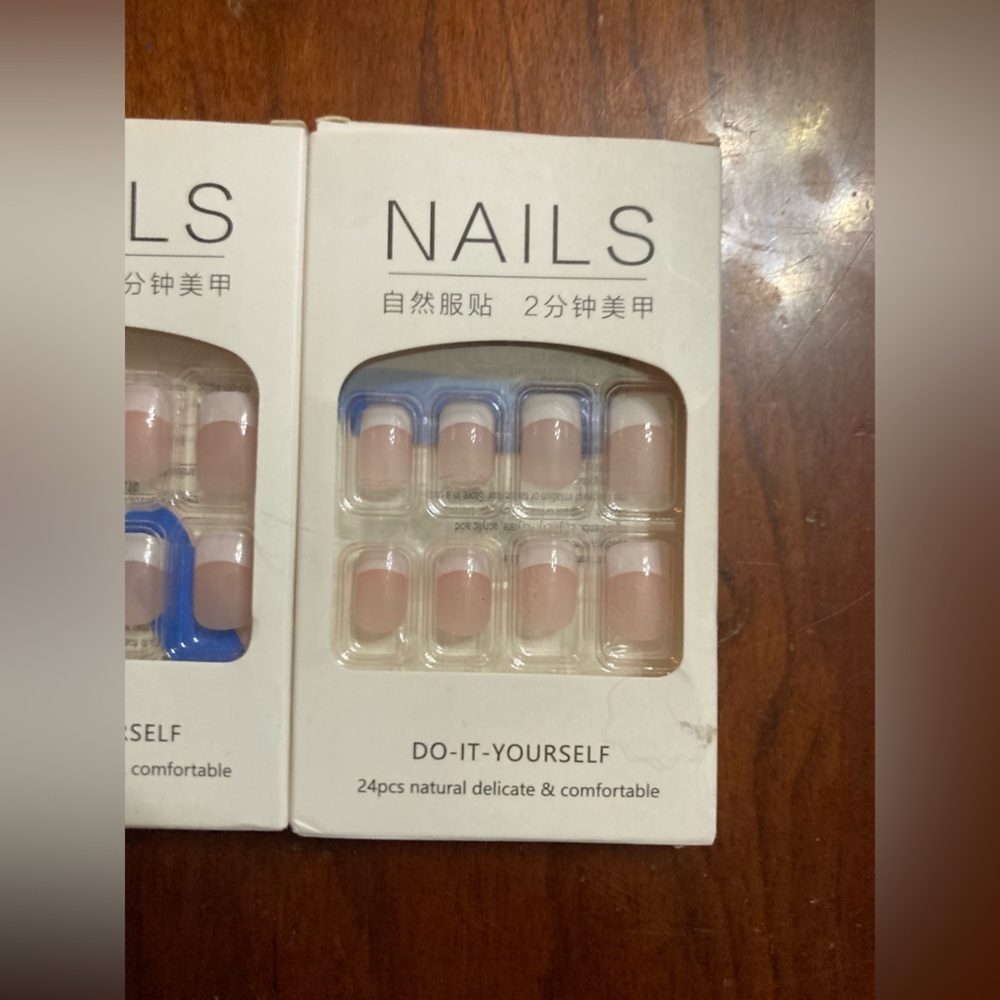 4/$25 DIY French manicure nails. All you need is nail glue & you are ready to go - Picture 2 of 3